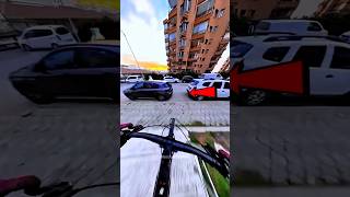 Rider's bycycle breaks fails😱