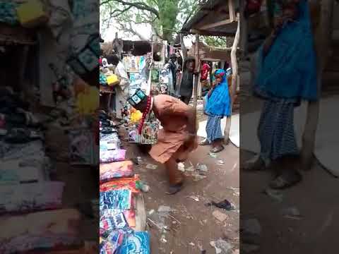 Wani Zakiru Ya Cashe A Tsakiyar Kasuwa Da Wakar Shehu Kalli Kaga 