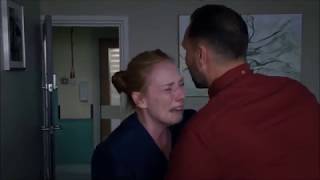 Holby City  - Jac breaks down in front of Fletch