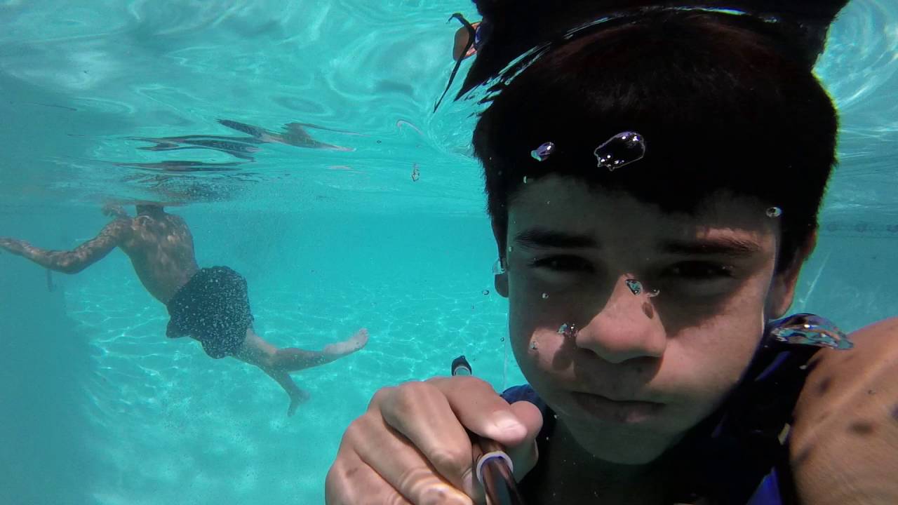 Gopro hero in Pool