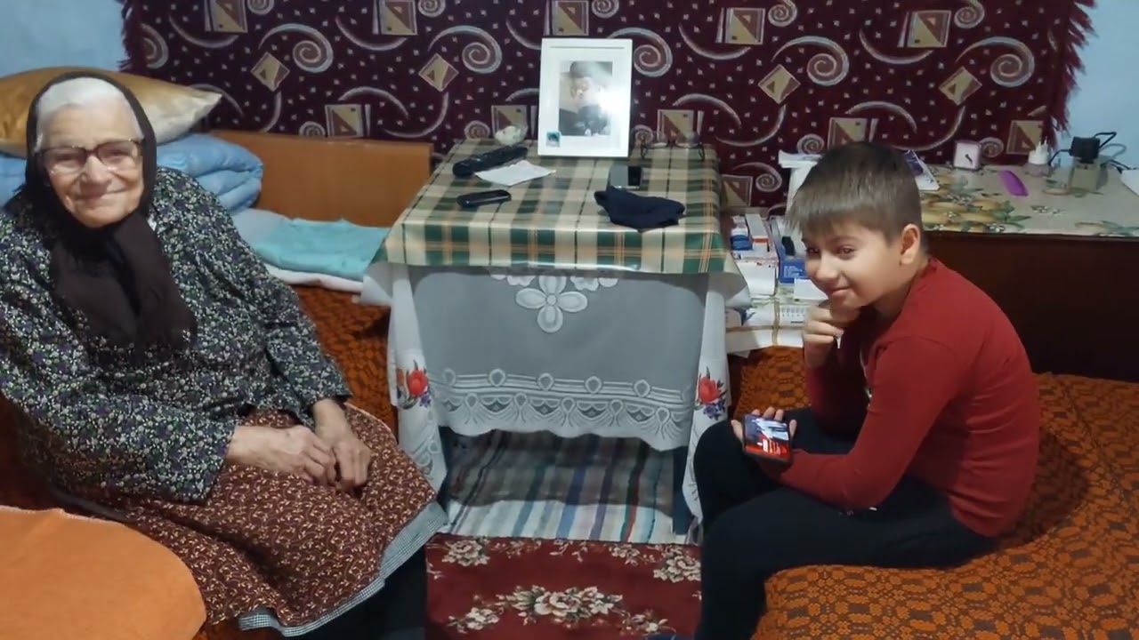 I-am făcut o supriză bunicii pe neașteptate ducandu-i  strănepoții la ea!