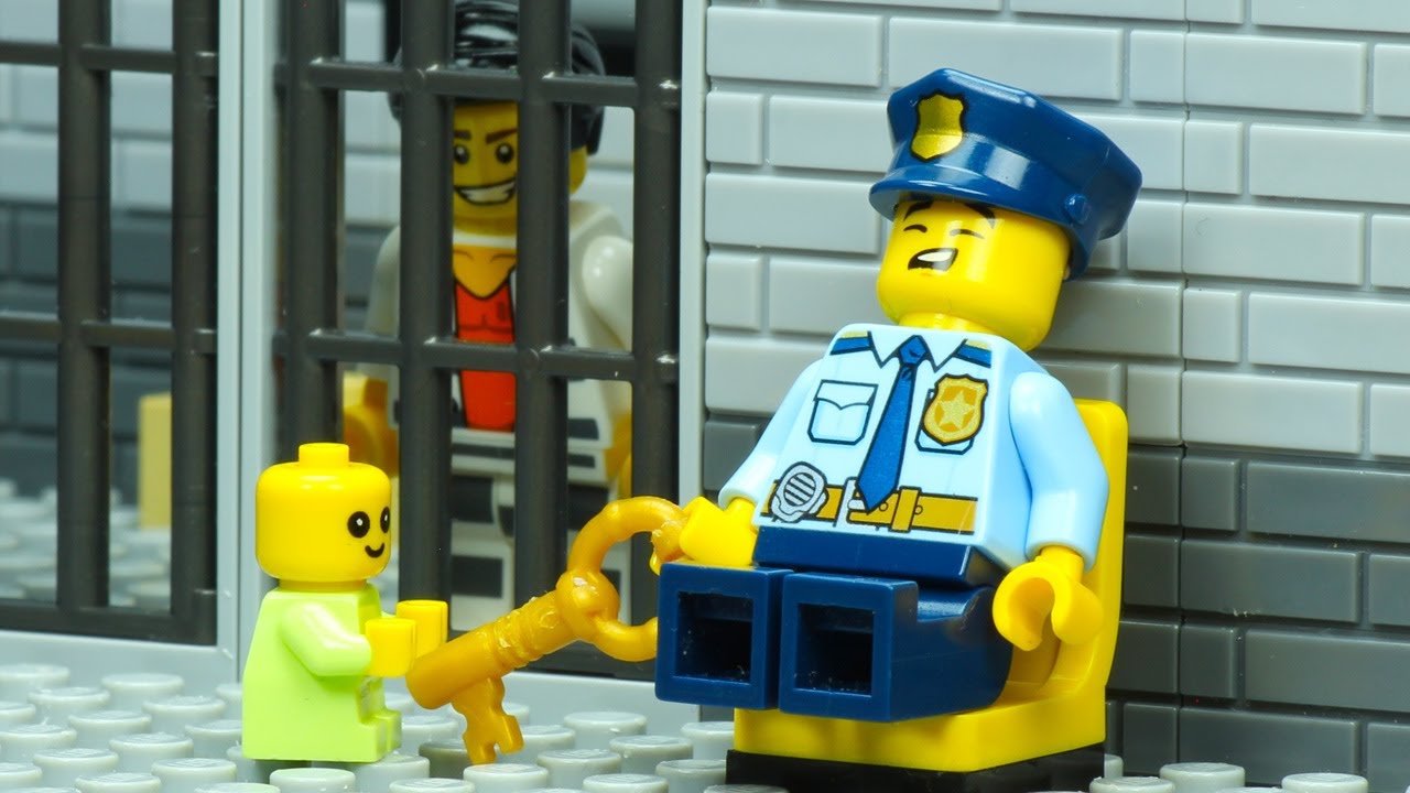 Lego City Bank Robbery: Secret Tunnel Of Cleaning Man | Lego Stop Motion