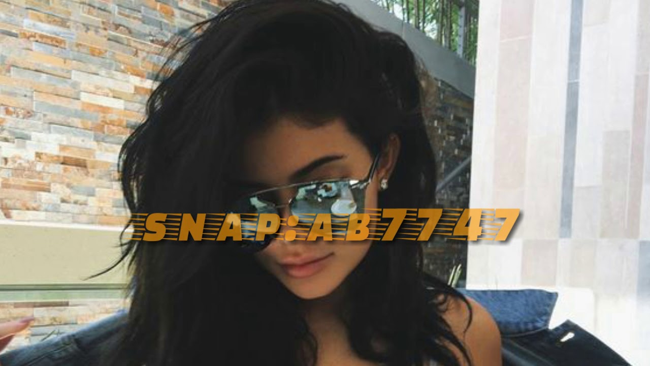 سرينا يارفيقي بغينا نزور غالي من الأعماق نغليه /بدربك لاتوقف علينا الليل لايروح/ بطئ