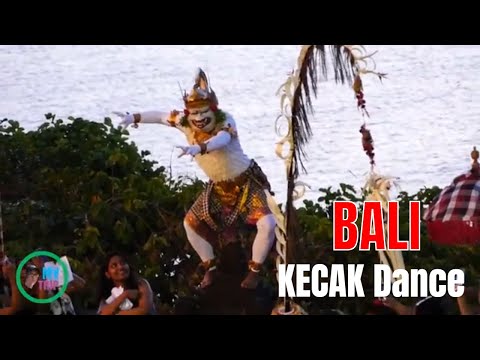 Full Tari Kecak (Fire Dance) di Pura Uluwatu ~ Walking Around Bali Sunset ~ Beautiful Balinese Dance