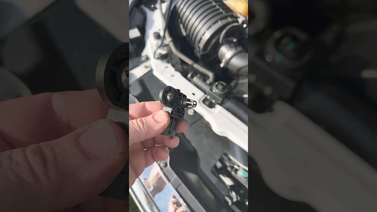 Holden Colorado 2016 RG diesel MAP sensor removal and clean with map sensor spray cleaner..