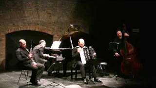 Duo2Quartet, Paganoogie Variation - Www.duopiu2Quartet.com