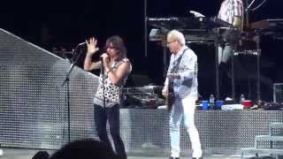 Foreigner "Double Vision" Intro Jiffy Lube Live; Bristow, VA  7.08.15