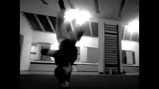 Awesome Leri - Elbow hops!