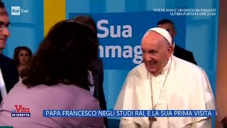 Papa Francesco negli studi Rai, è la sua prima visita - La Vita in diretta - 29/05/2023