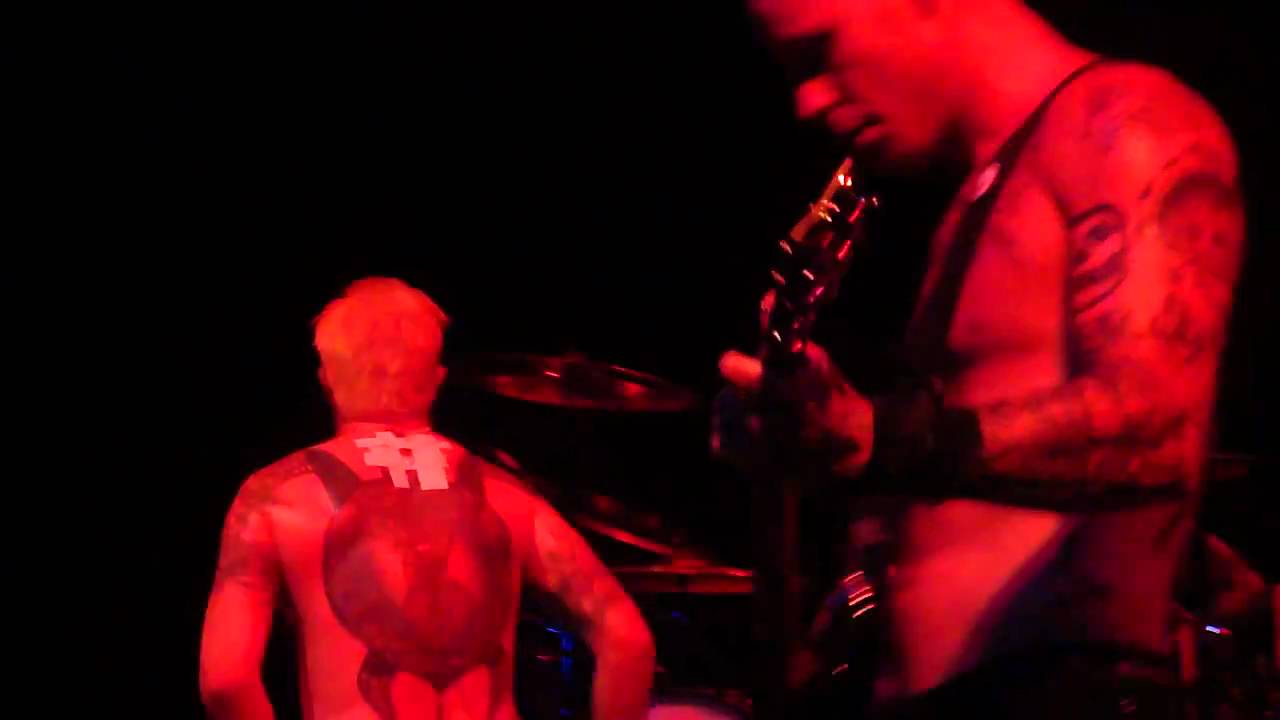 在 YouTube 上观看 Goldfinger - "The City With Two Faces" @ The House of Blues Sunset 在 YouTube 上观看 Goldfinger - "The City With Two Faces" @ The House of Blues Sunset