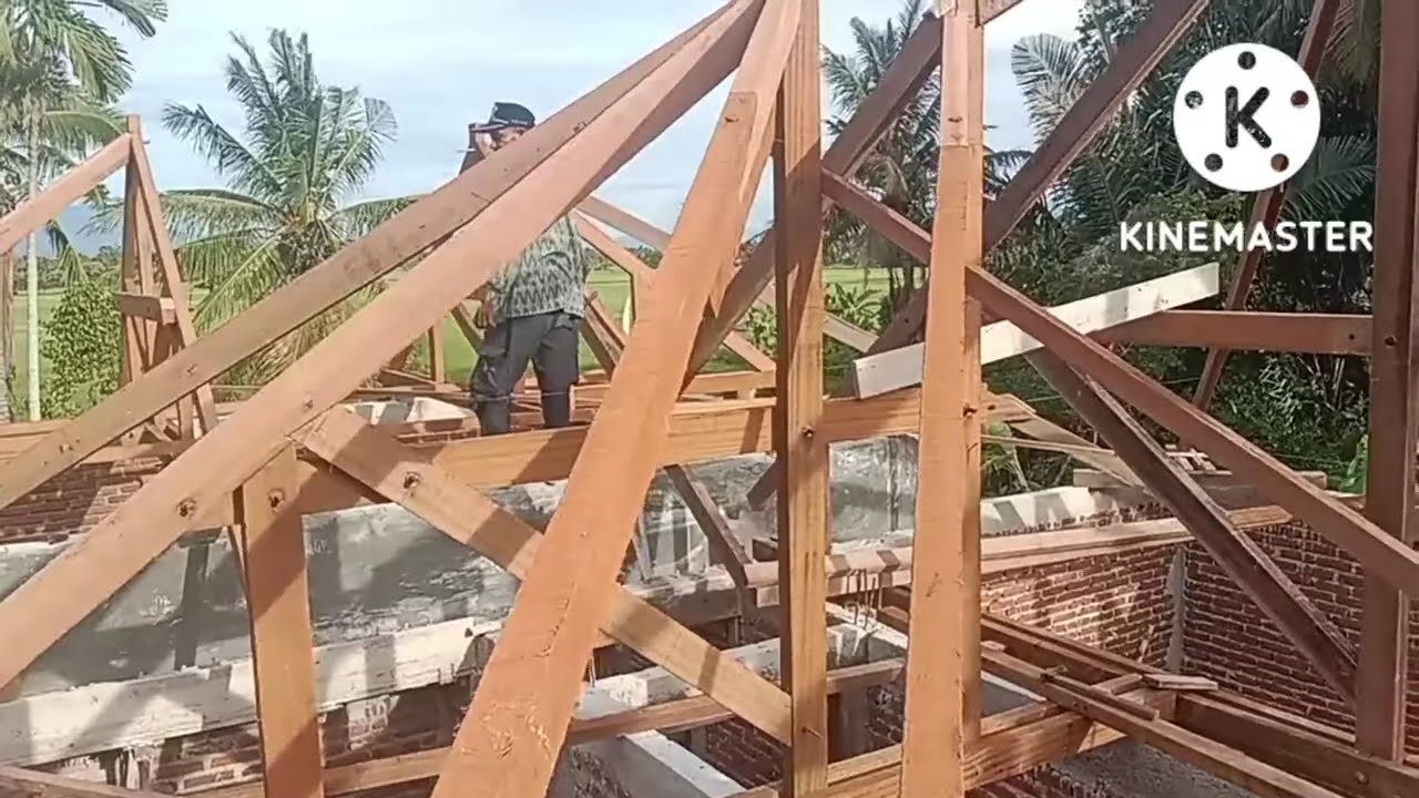 CARA PEMASANGAN KUDA2  KAYU RUMAH ATAP LIMAS