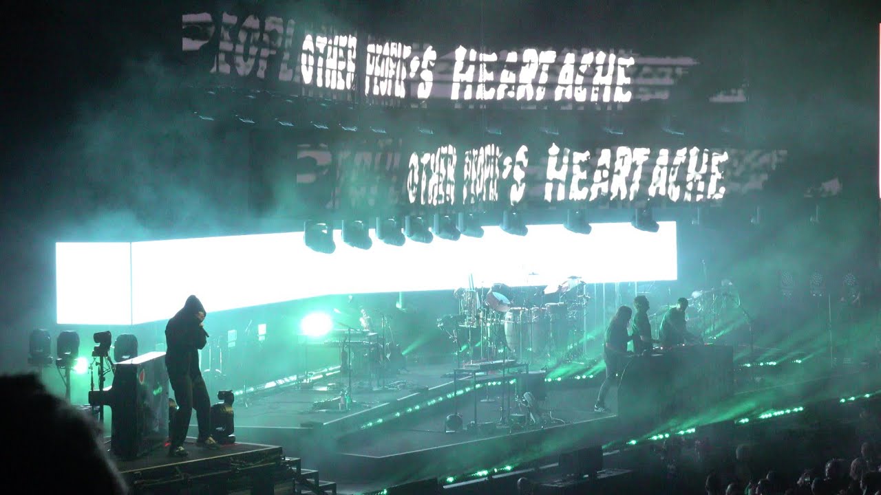 Other People's Heartache Mashup - Bastille @ Manchester AO Arena - LIVE - 14.11.25