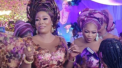 KEMI KOREDE FIRST DANCE! AS ALABI PASUMA PERFORM