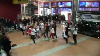 Christmas Flash Mob Glee @ UCI Cinemas Firenze 2011