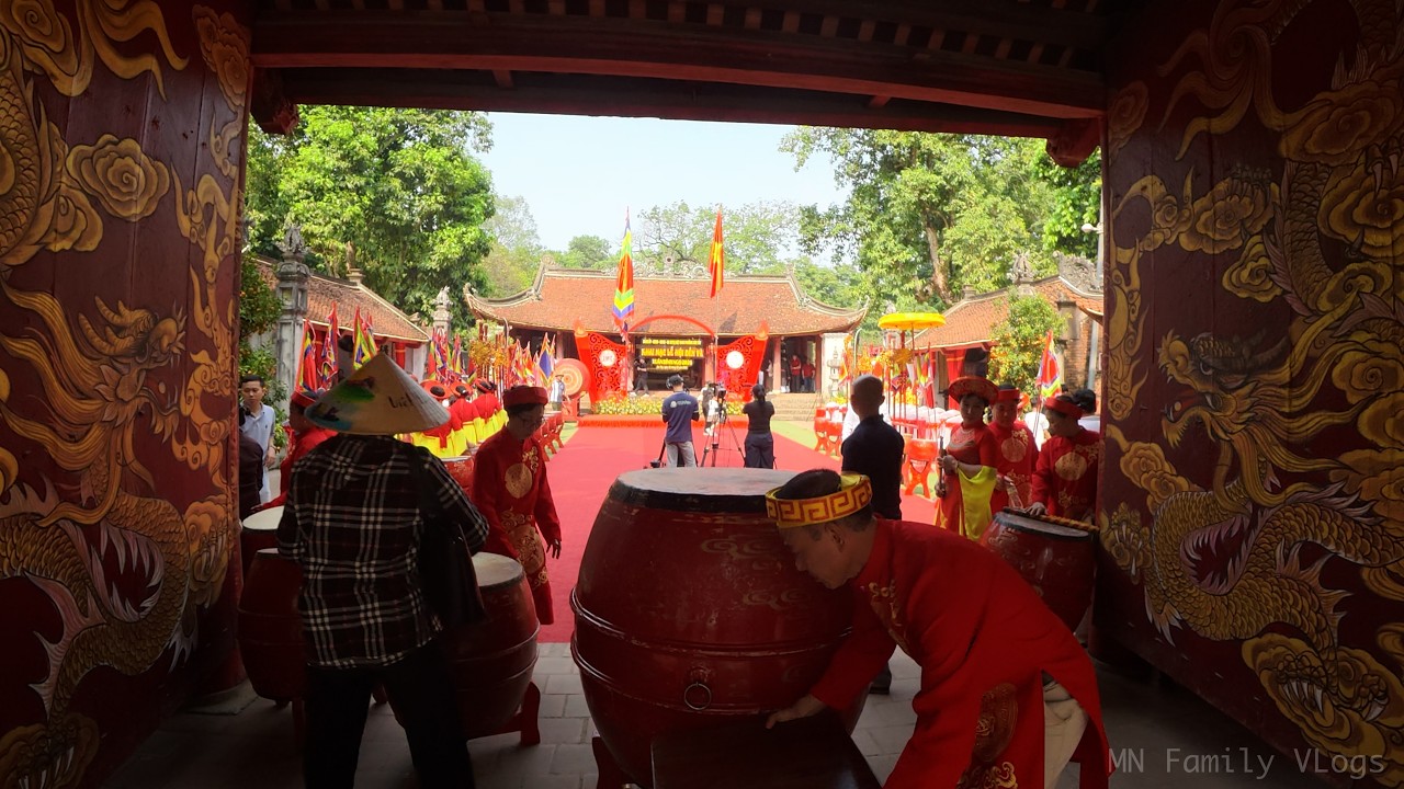 Không khí ngày Khai hội đền Và năm 2026