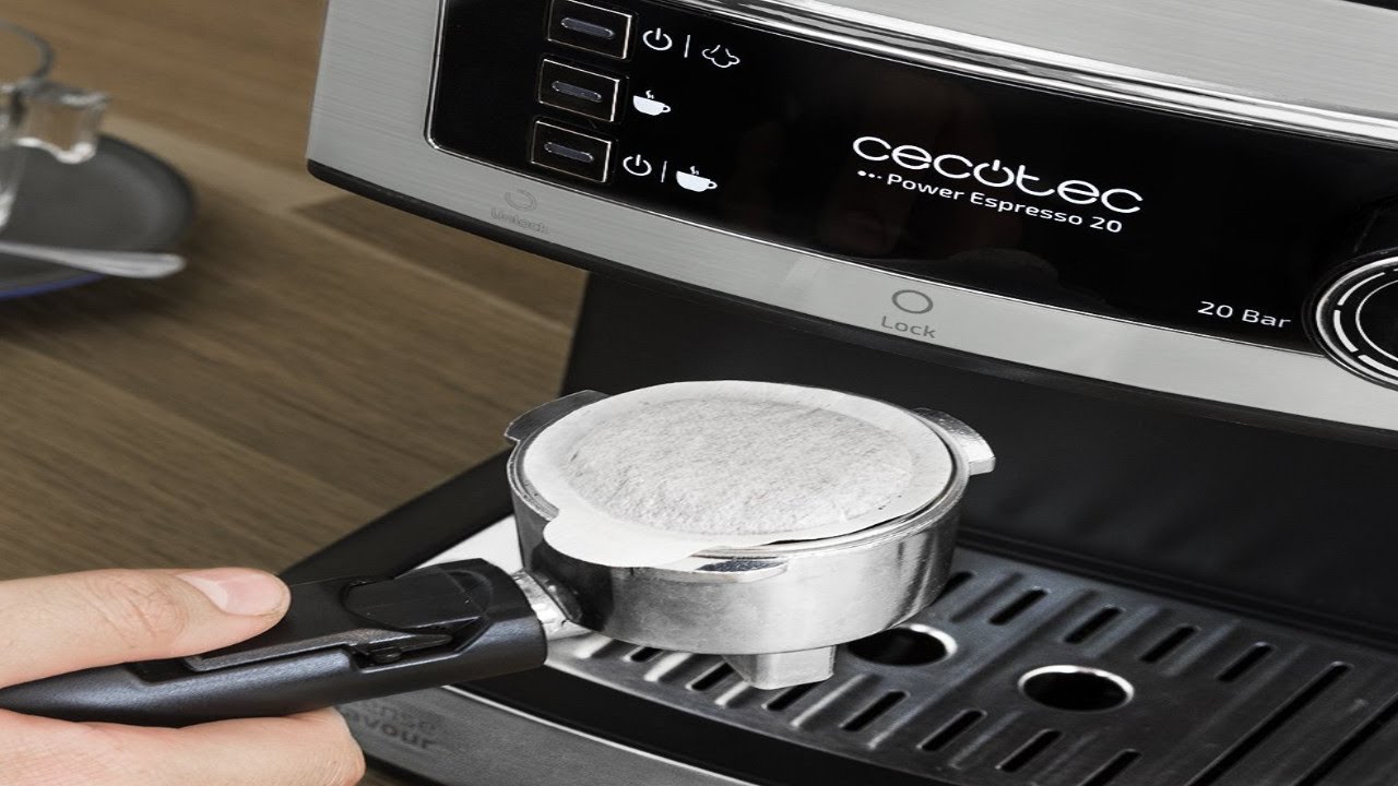 Cecotec Power Espresso 20 - Cafetera Express Manual, 850W, Presión 20  Bares, Depósito de 1,5L - YouTube