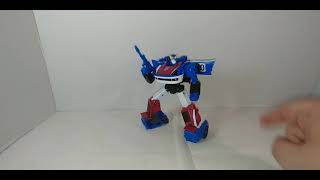 Chuck's Reviews Transformers Earthrise Smokescreen