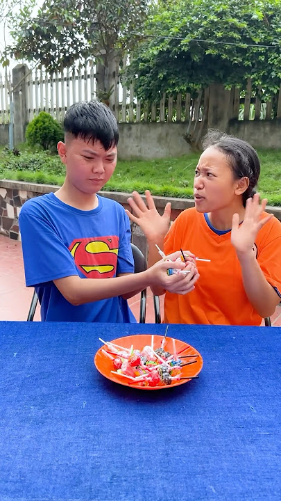 😨 🍭 🍬 funny video- sao cô ấy tham lam quá vậy 🤣