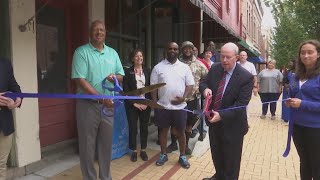 BCCC cuts ribbon on new barber academy location