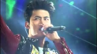 2PM - I Hate You (Remix) @ House Party in Seoul