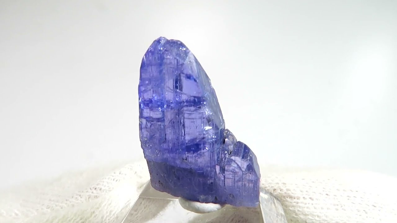 タンザニア メレラニ産 タンザナイトの原石（加熱処理） No.77 - cute