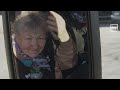 Rente reicht nicht - Rosi fährt seit 45 Jahren Lkw | hessenschau DAS THEMA