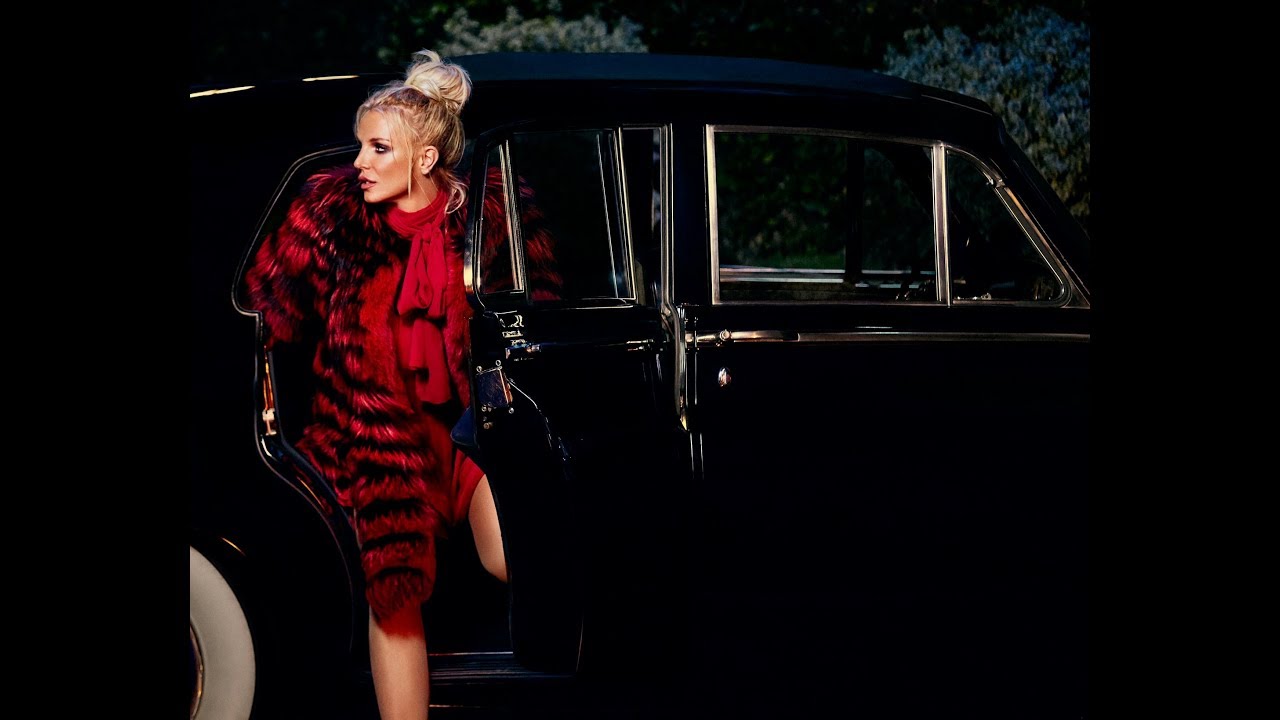 Britney Spears - Slumber Party (Official Instrumental)