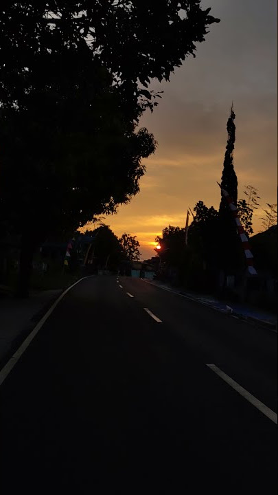 Story Wa jalan jalan senja
