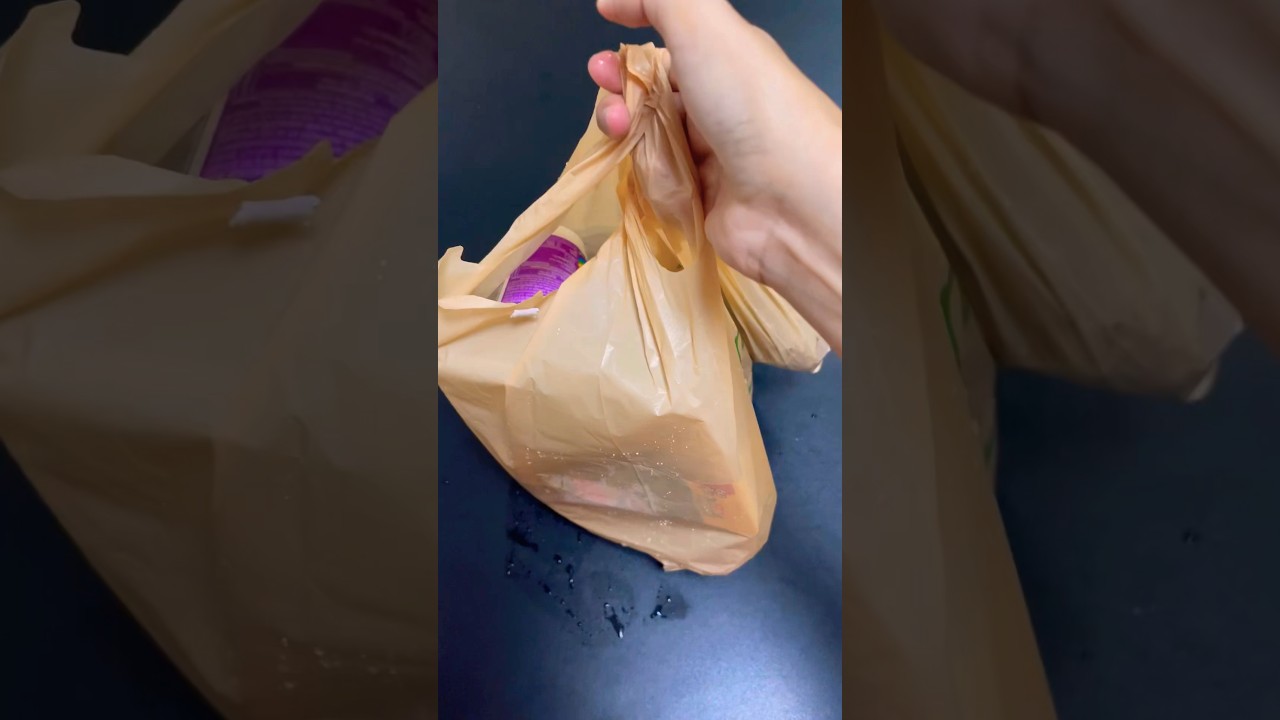 🇹🇭Thai Convenience store delivery on rainy day 