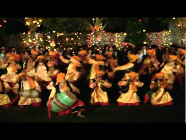 Bade Dino Me Khushi Ka Din Aaya Video Thumbnail