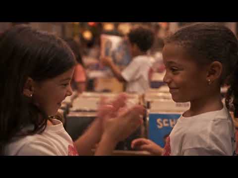 Cedric Gervais & David Guetta - Cedric Gervais & Carla Monroe - Gotta Be (Official Music Video)
