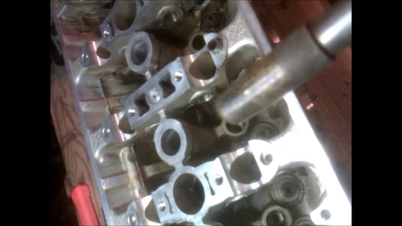 The easiest honda dohc valve seal removal method! YouTube