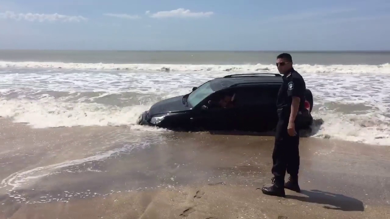 4x4 stuck on beach YouTube