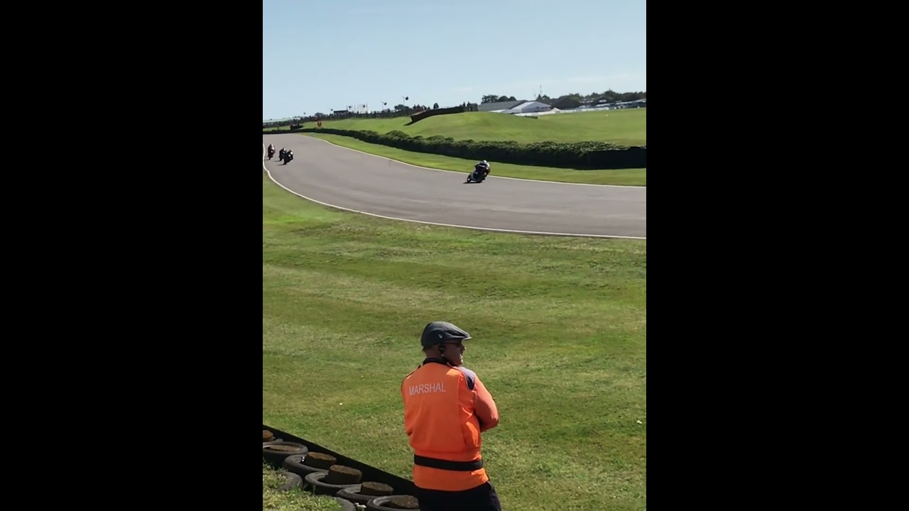 Classic race bikes - Barry Sheene Memorial Trophy at Goodwood - VOLUME UP