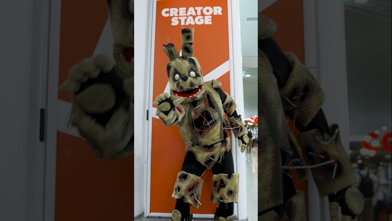 TERRIFYING SPRINGTRAP COSPLAY ⚙️ FNAF HALLOWEEN 😱