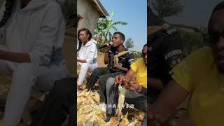 A Black Man Sing Are Chinese Song