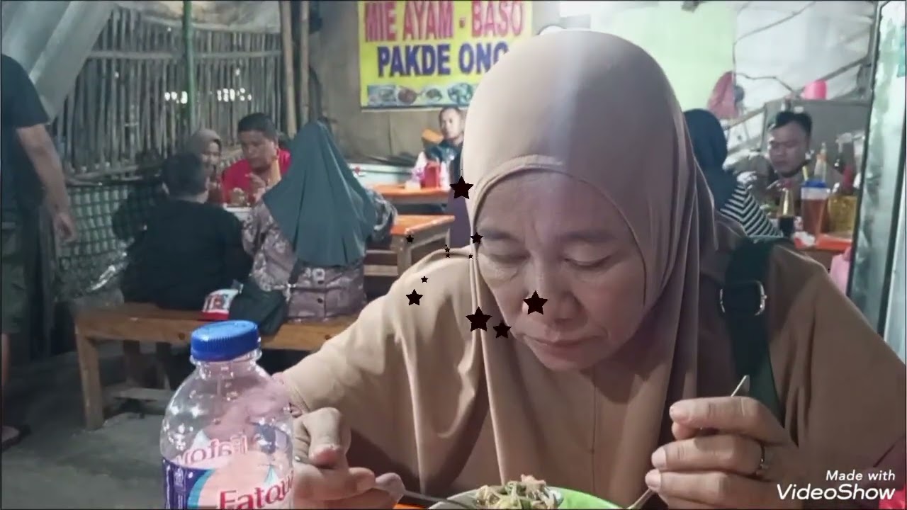 @Berbuka puasa....., : di Warung Mei Ayam Bakso Pak Dhe Ono Gerbang Teluk Jakarta.