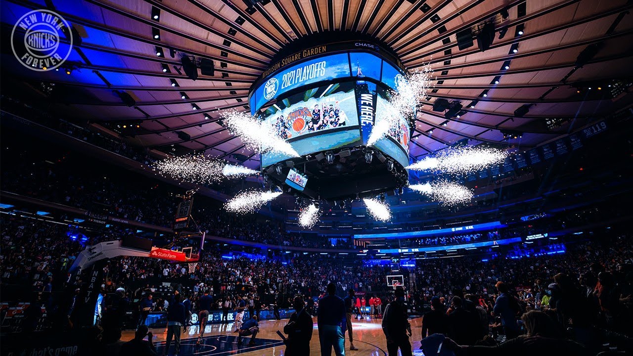 Spike Lee — and 15K other Knicks fans — stoked for return of playoff  basketball at MSG