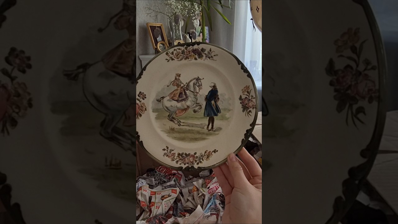 Прекрасная тарелка Longchamp эпохи Роберта Шарбоннье. Клеймо периода 1905-1912 год. 