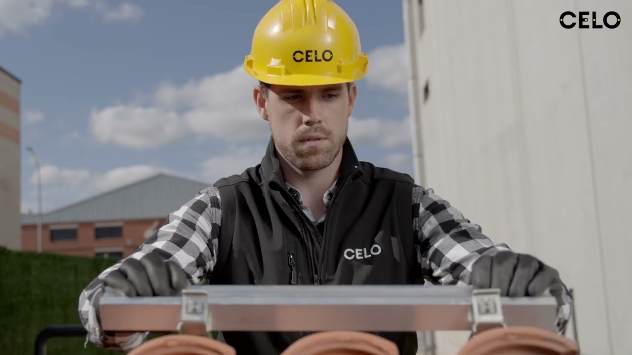 How to fix solar panels quickly and securely with the new system clipped on roof tiles