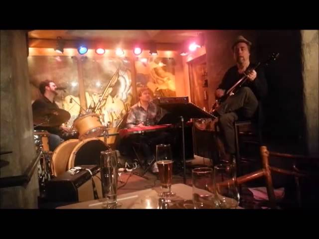 Moses Patrou - "Heartbreak Road" (Bill Withers)