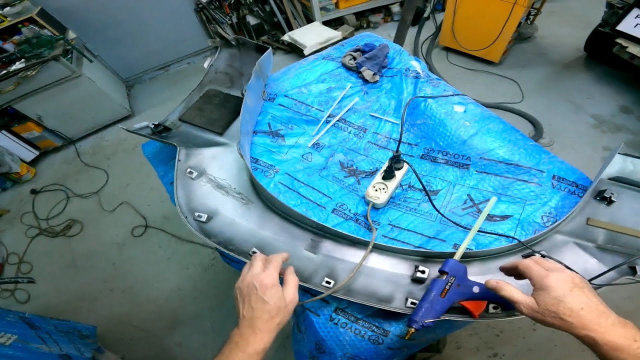 Качественный ремонт оторванных тонких пластиковых креплений на деталях ...