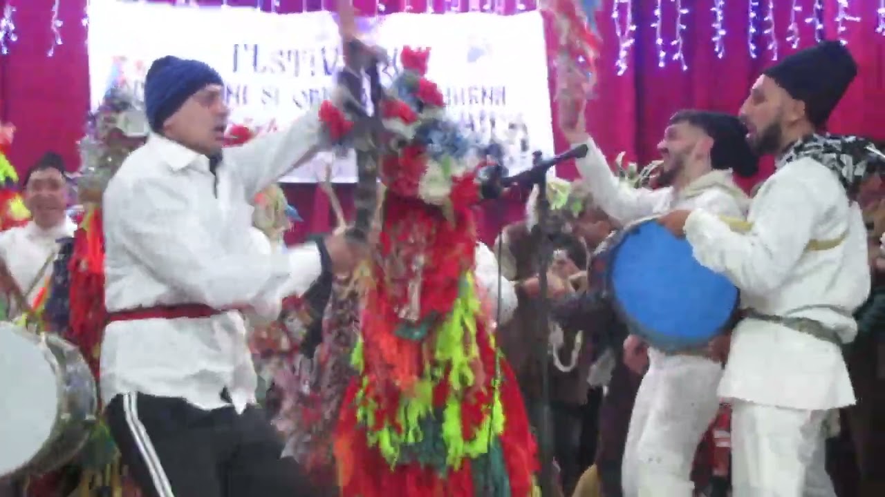 Berezeni: Traditii,Capra Mare pe scena.