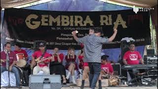 TERHANYUT DALAM KEMESRAAN | GEMBIRA RIA