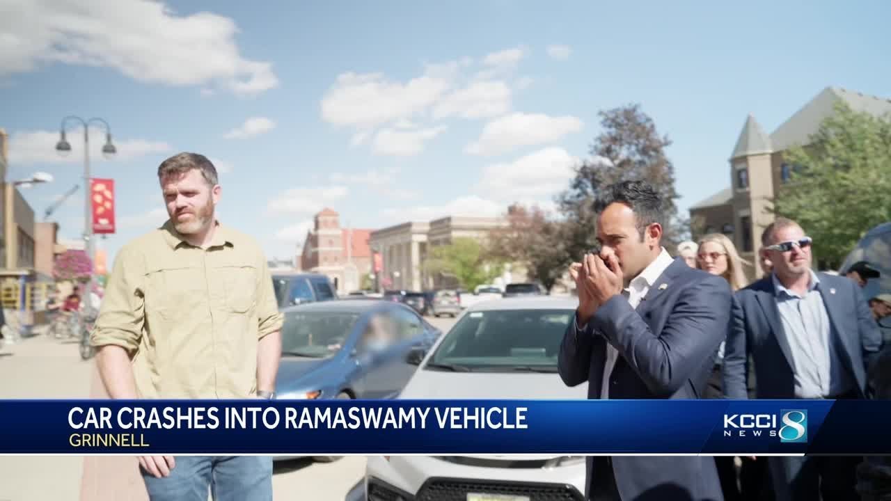Vivek Ramaswamy campaign vehicle hit while in Grinnell for KCCI