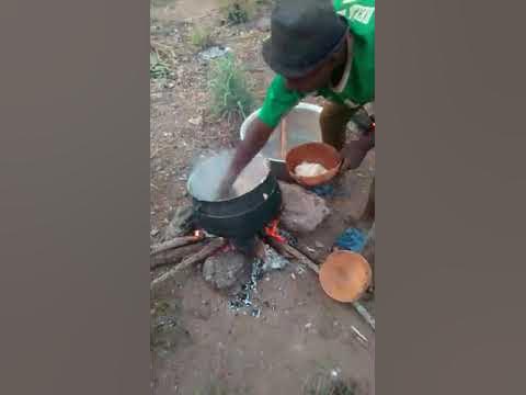 HOW LUHYAS SERVE UGALI - YouTube