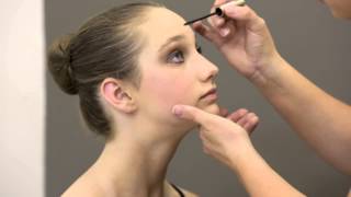 Premier School of Dance: How to apply stage make up screenshot 2