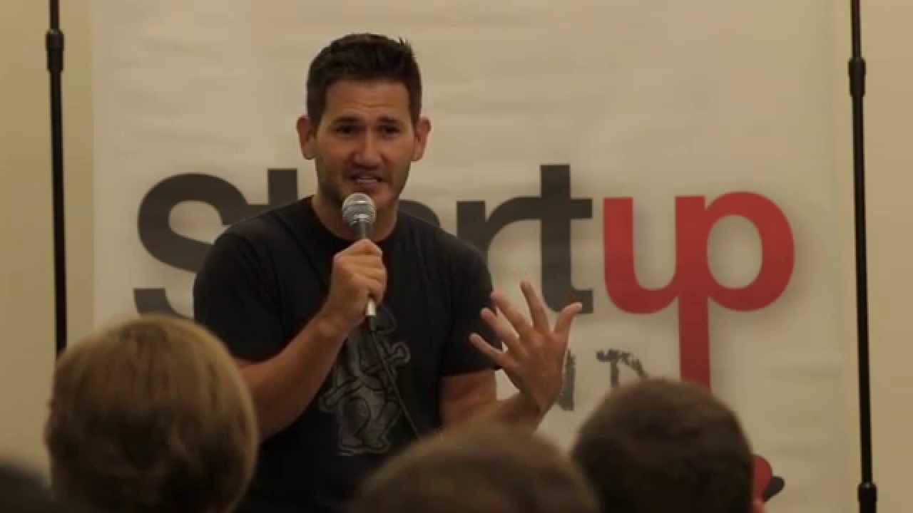 StartUp Grind Chicago Hosts Shawn Riegsecker (Centro) - YouTube