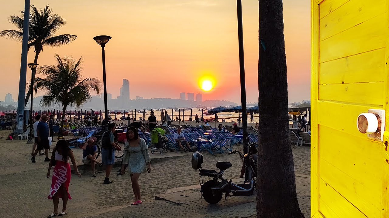 【Прогулка 4K】Pattaya Beach - Pattaya - Thailand / Закат на самом известном пляже Таиланда