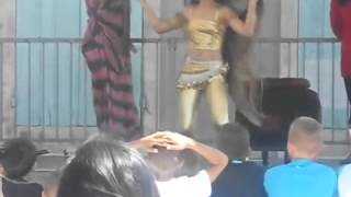 Fille danse orientale